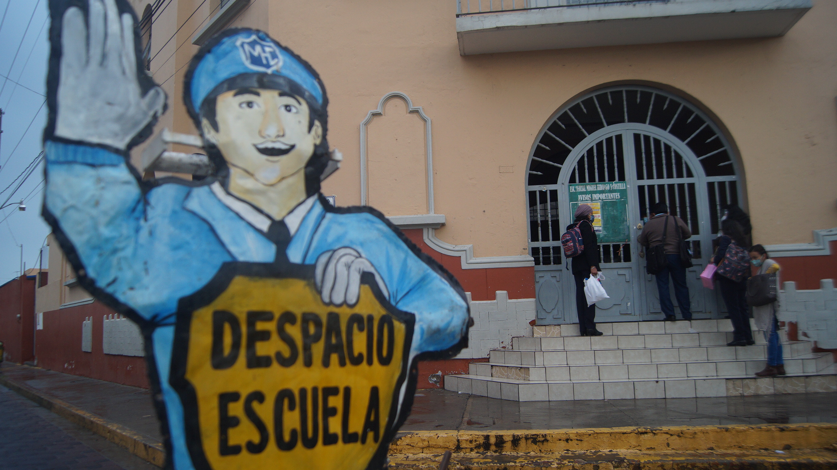 Poca afluencia de alumnos en el regreso a clases en Tecamachalco
