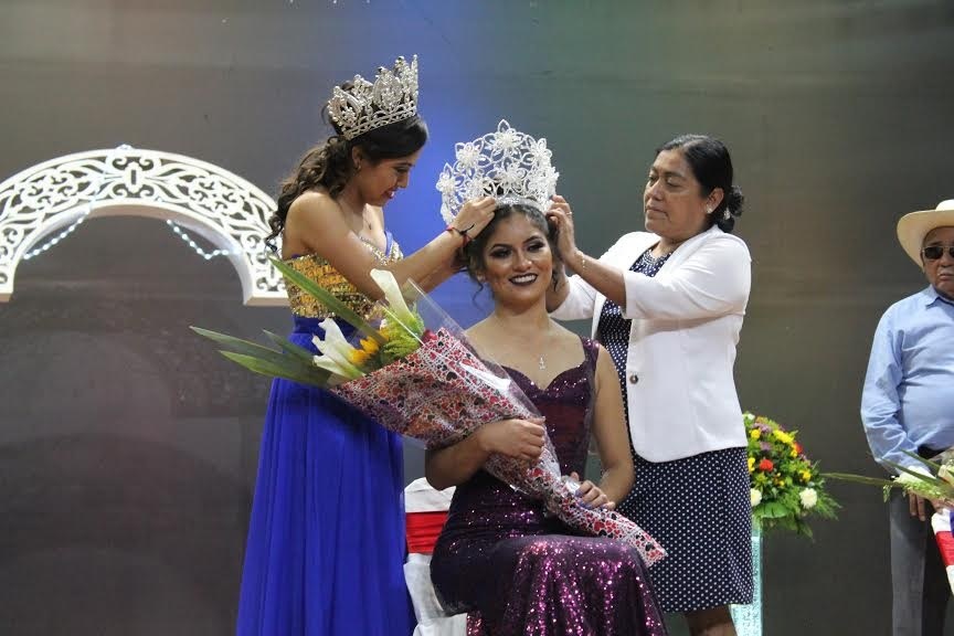 Josefina es la reina de la feria de Tecomatlán 2020