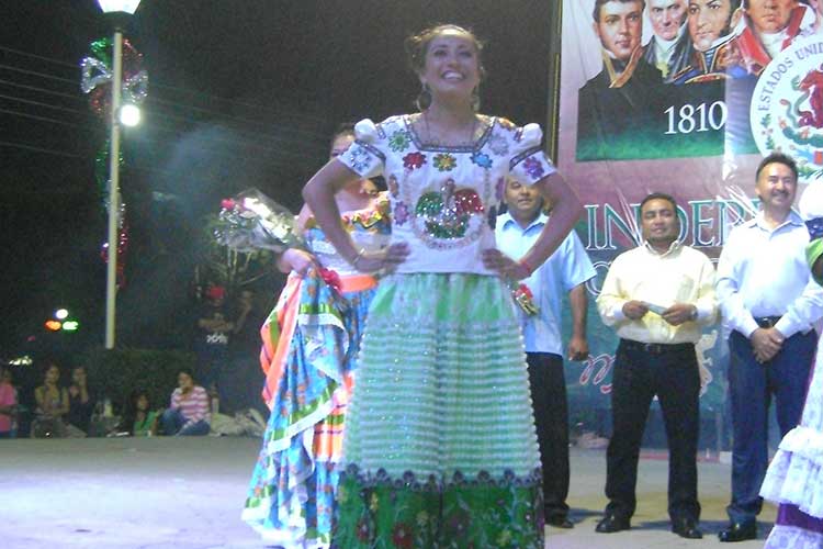Alumna del ICATEP será Reina de las Fiestas Patrias en Acatlán