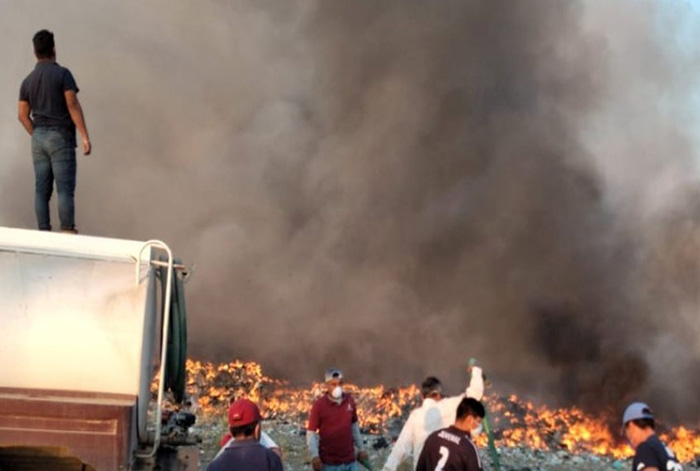 Se incendia relleno sanitario de Acatlán