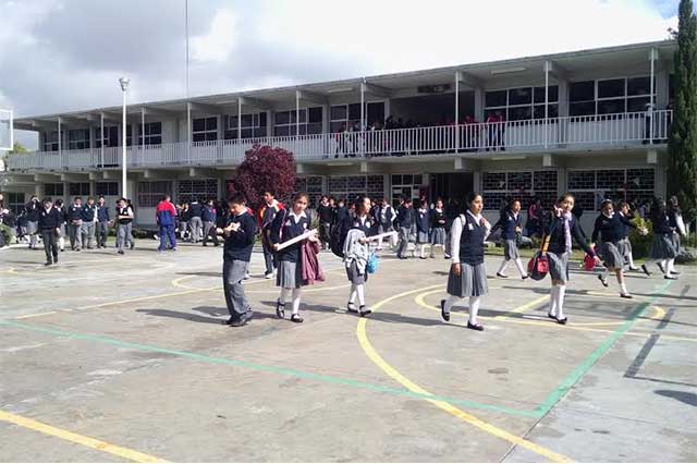 Cursos de verano impidieron prestar escuelas a ONG, aclara SEP