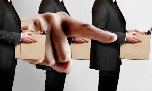 Ordenan despedir a 15% de los trabajadores de gobierno