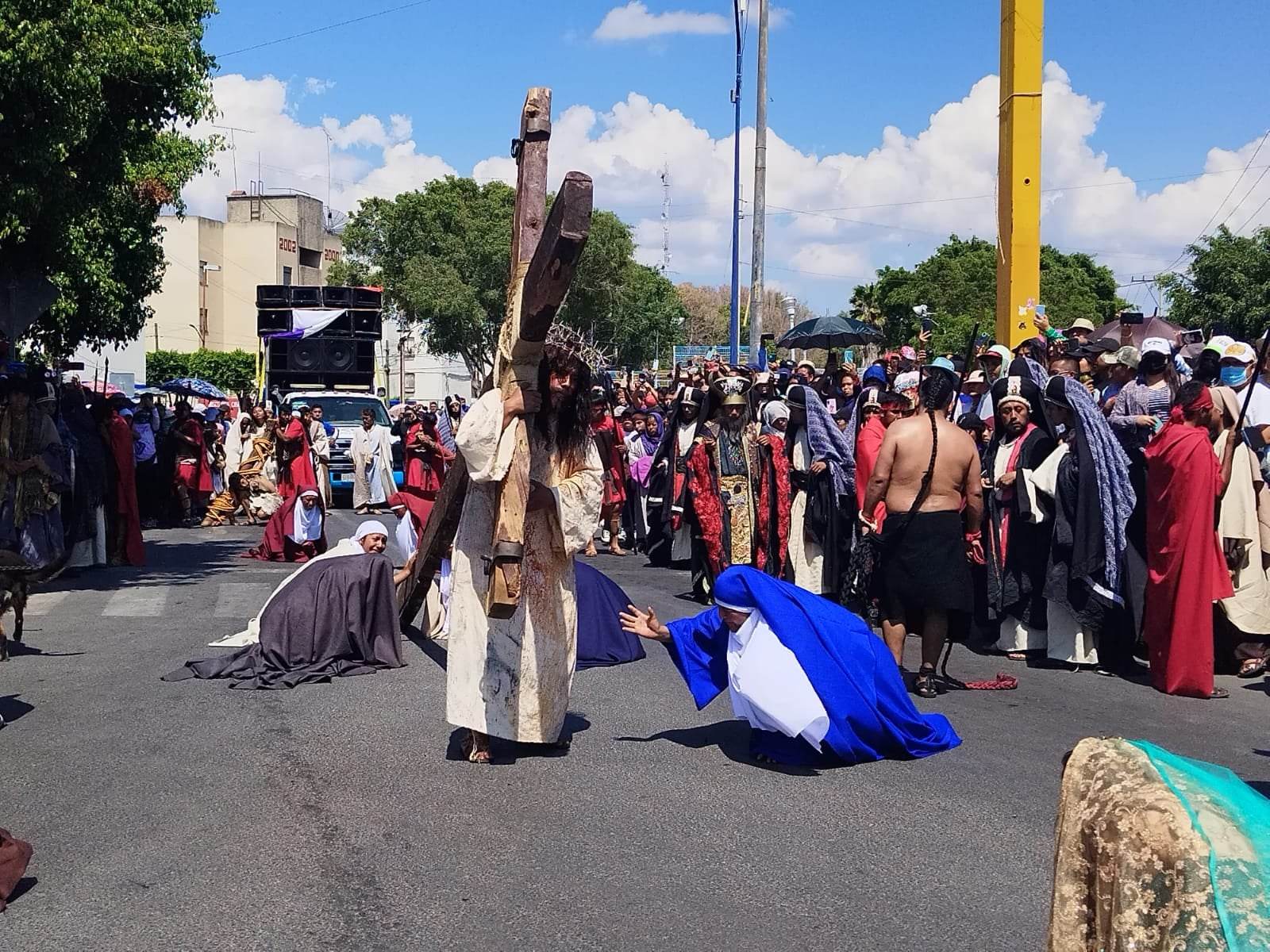 Por obras reducen recorrido de viacrucis en Tehuacán