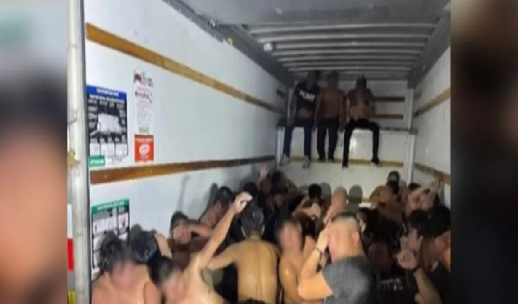 33 migrantes hacinados dentro de la caja de un camión son rescatados en Texas