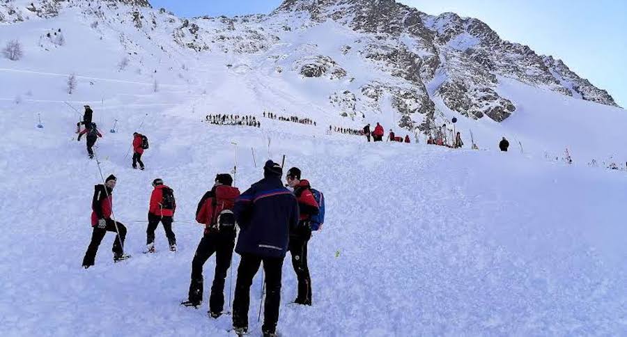Por avalancha en Austria desaparecen 10 turistas