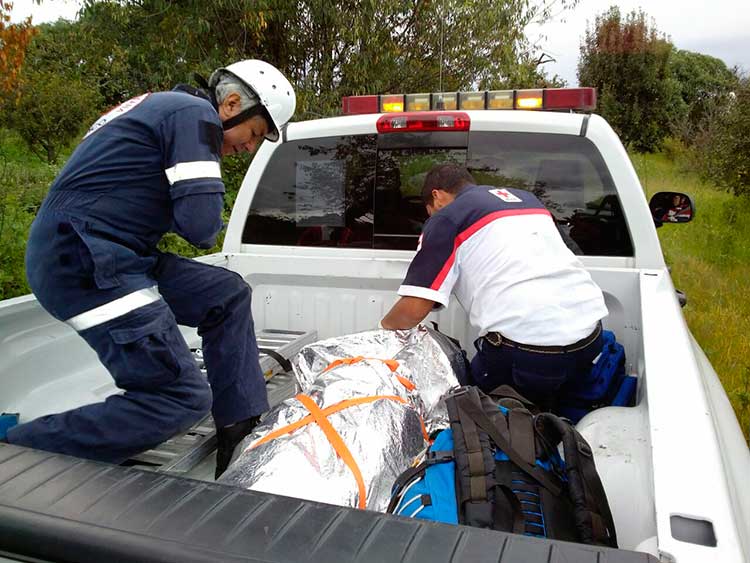 Cae en una barranca cuando intentaba suicidarse y sale vivo