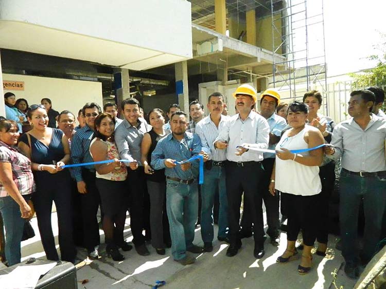 Comienza rescate de ex hospital para instalar CIS en Acatlán