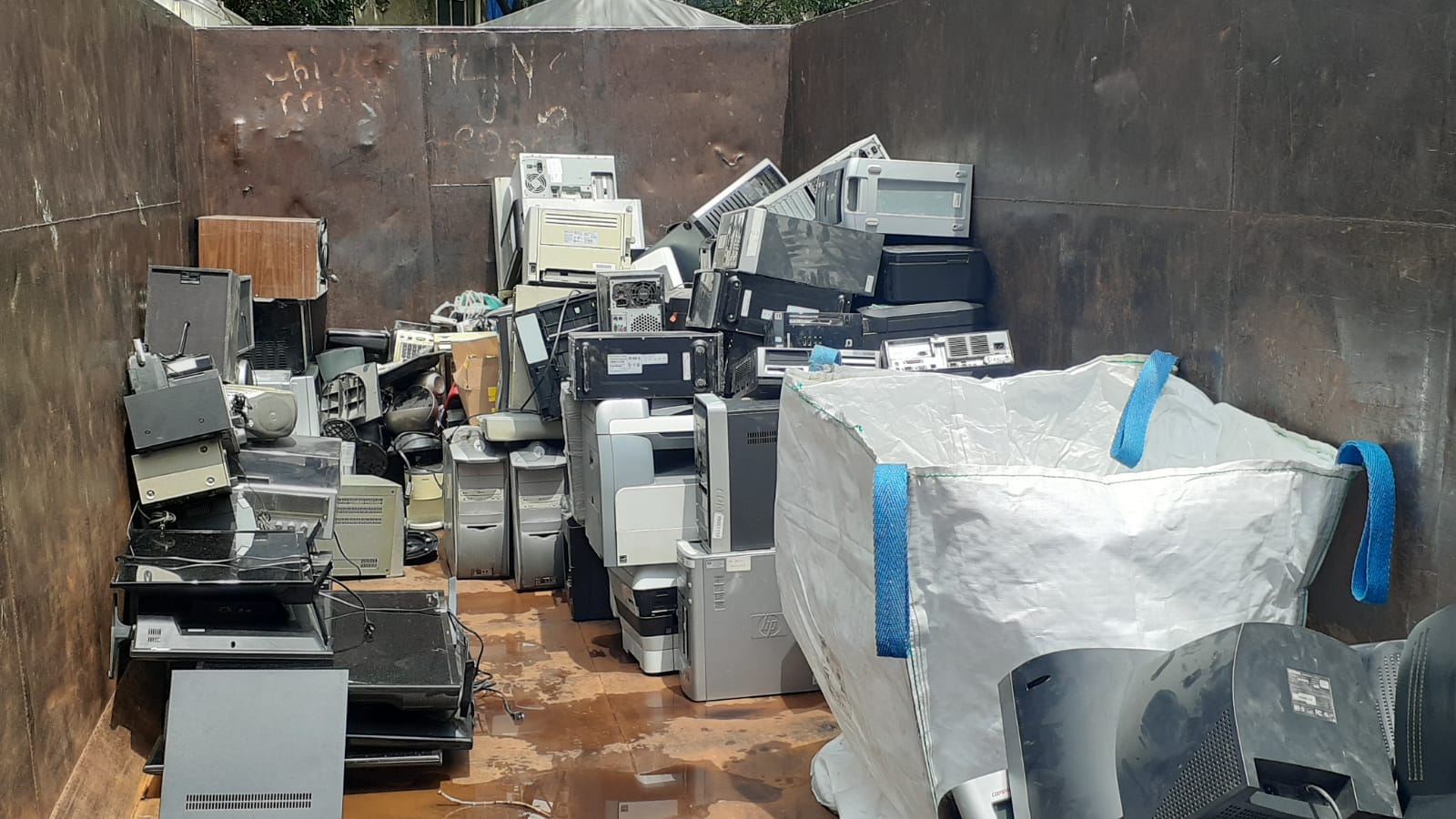Solo 12% de los residuos electrónicos del país son reciclados: Manrique