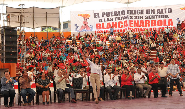 Alcalá recibe en Tecomatlán el respaldo de Antorcha Campesina