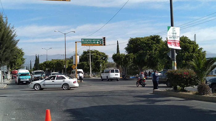 Siguen asaltando a transportistas en retenes falsos en Tehuacán