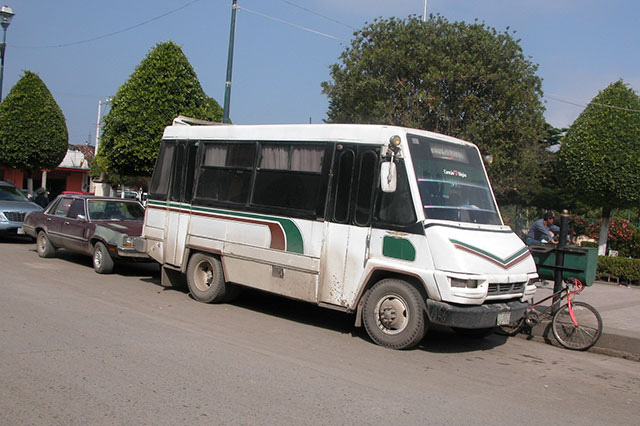 Retiran transporte público irregular en Venustiano Carranza