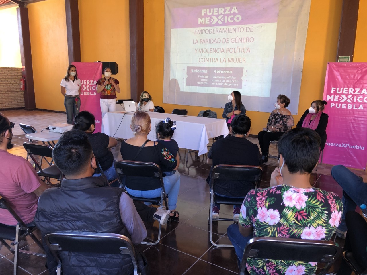 Fuerza Por México realiza jornada contra la violencia a la mujer en Tehuacán
