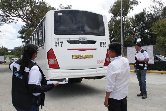 A diez días, sólo 337 unidades aprobaron la Revista Vehicular en Puebla