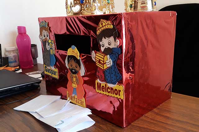 Niños del CRI elaboran cartas para los Reyes Magos en Atlixco