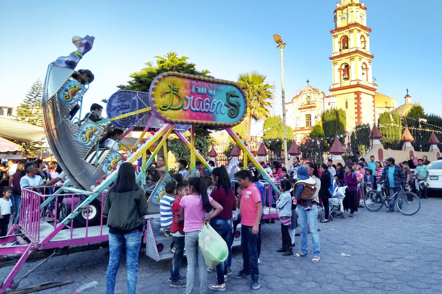 Más de mil niños reciben regalos de Reyes en Xoxtla