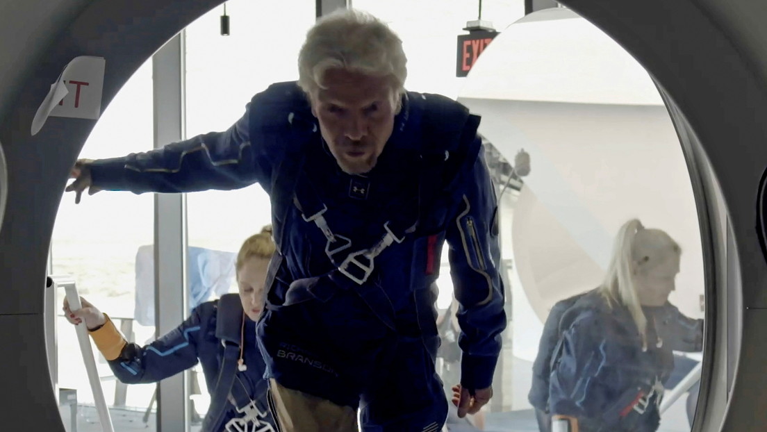 Virgin Galactic lleva a Richard Branson al borde del espacio