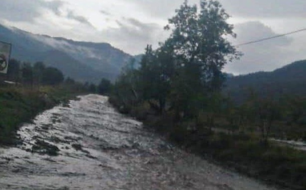 Desalojan familias por aumento de afluente del río Apulco