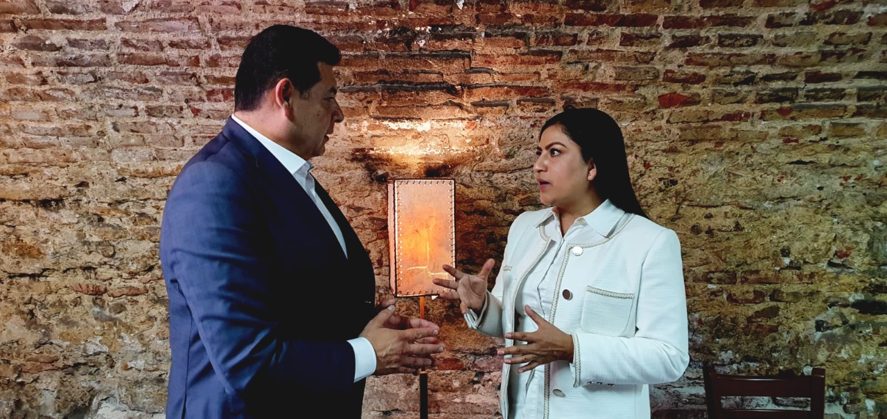 Que Claudia y Armenta compartan amigos y enemigos: Barbosa 