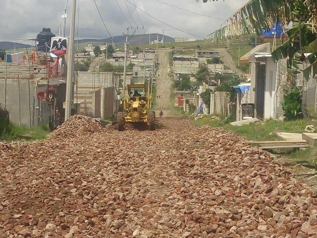 Ciudadanos le hacen la chamba a Claudia Rivera al rehabilitar calle