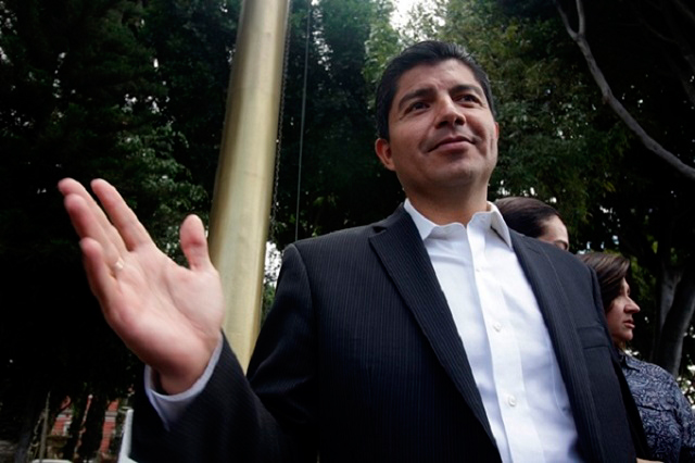 Solo si renuncian a base, favorecidos de Clau Rivera cobrarán su salario
