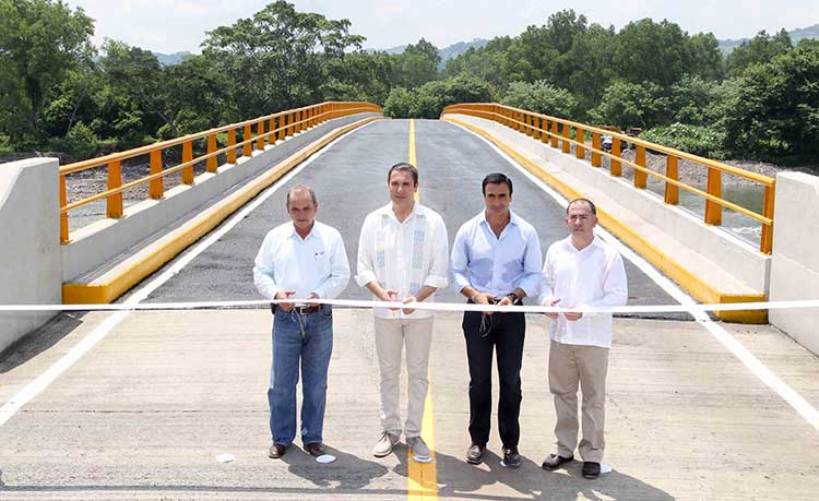 Inaugura RMV puente El Tepetate dañado con las lluvias del 2013