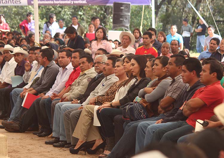 Inaugura RMV reconstrucción de carretera Zacapoaxtla – Tlatlauquitepec 