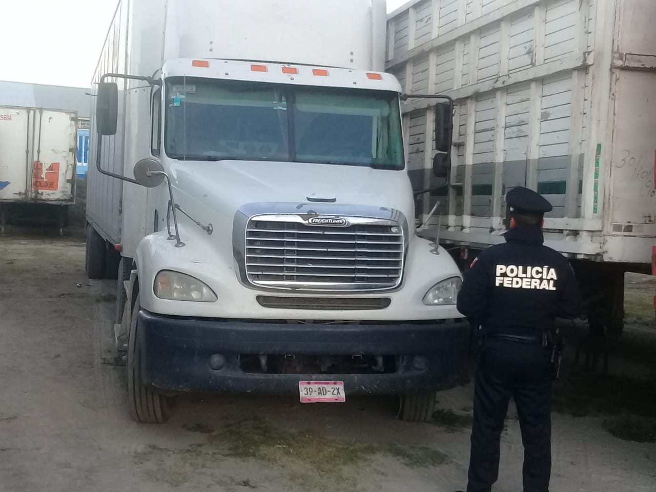 Recuperan vehículos con reporte de robo en Tecamachalco