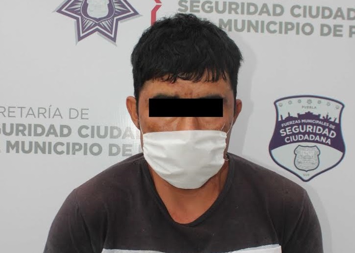 Adrián fue detenido por robar un negocio en la capital poblana