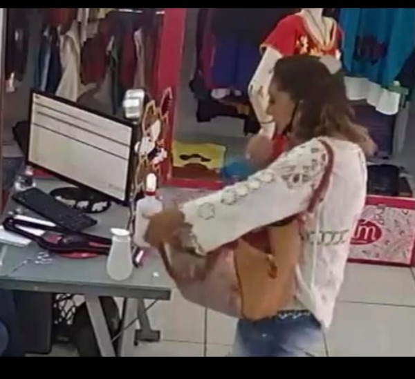 Ella robó más de 9 mil pesos de una tienda de ropa en Atlixco