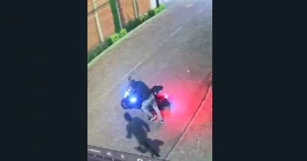 VIDEO Una más en Santa Cruz Buenavista: roban motocicleta