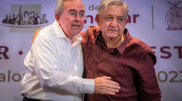 López Obrador hace política, y de paso, gobierna