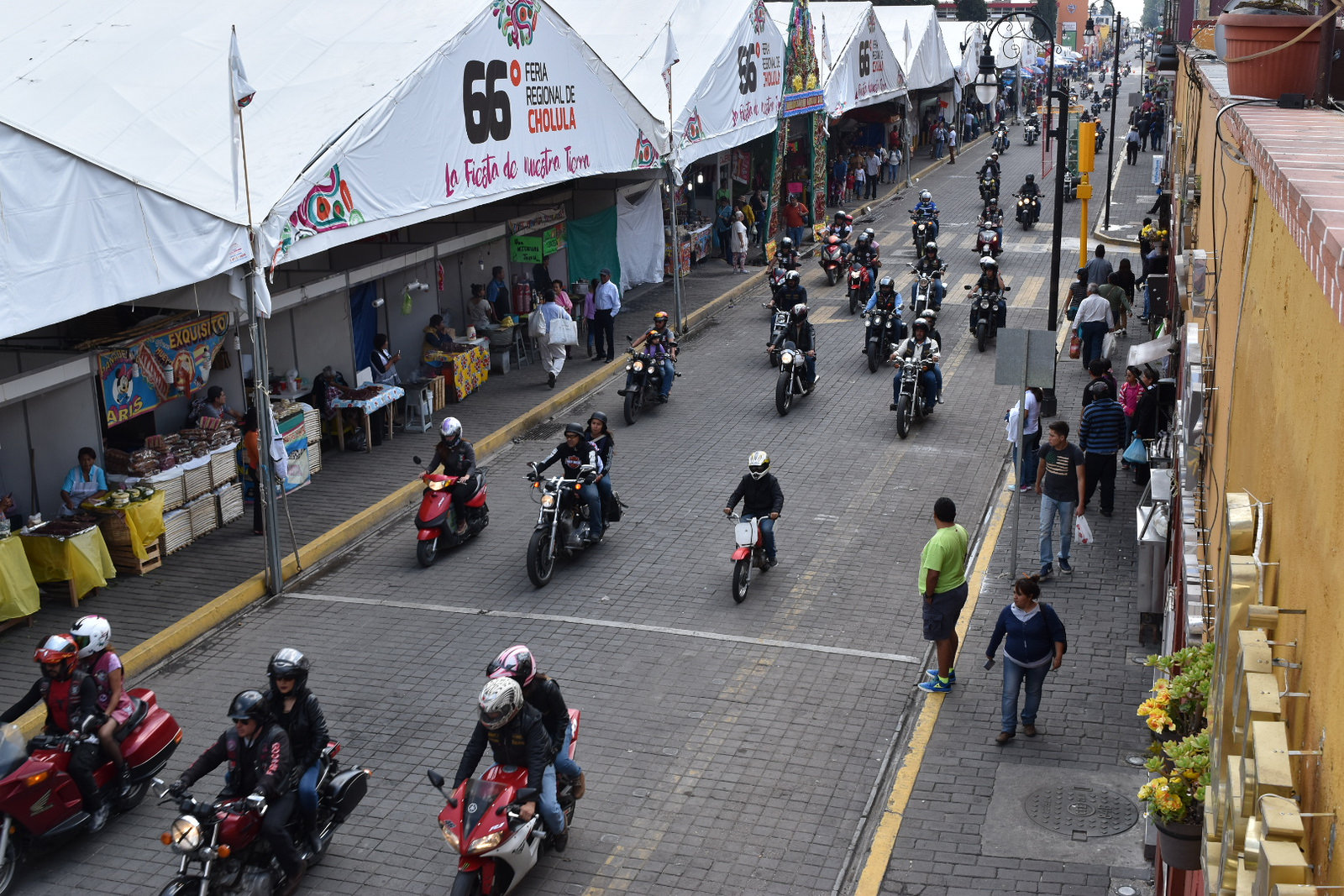 Rodada ciclista y caravana de motocicletas cierran Feria de San Pedro Cholula