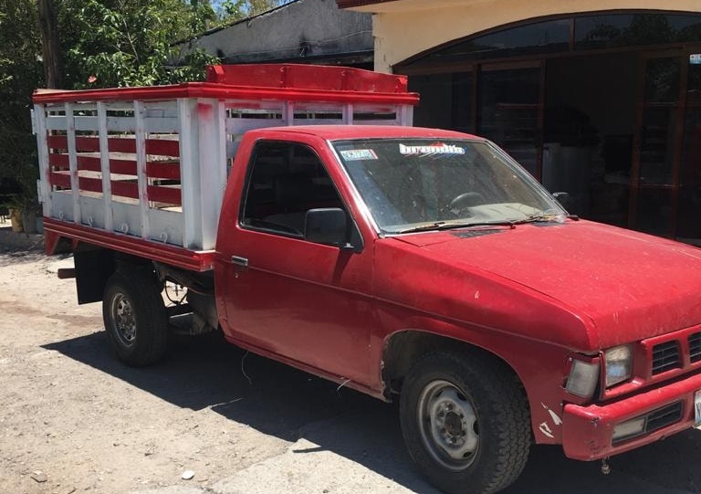 Roban camioneta cargada con materias primas en Cuapiaxtla de Madero