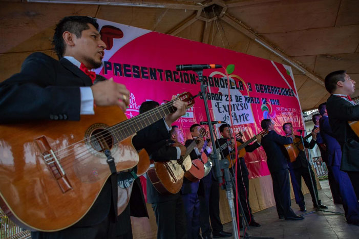 Rondalla Tres Generaciones se presentó en Zacatlán