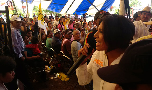 En Cholula, Roxana Luna cerró campaña en Parque Soria; le negaron zócalo