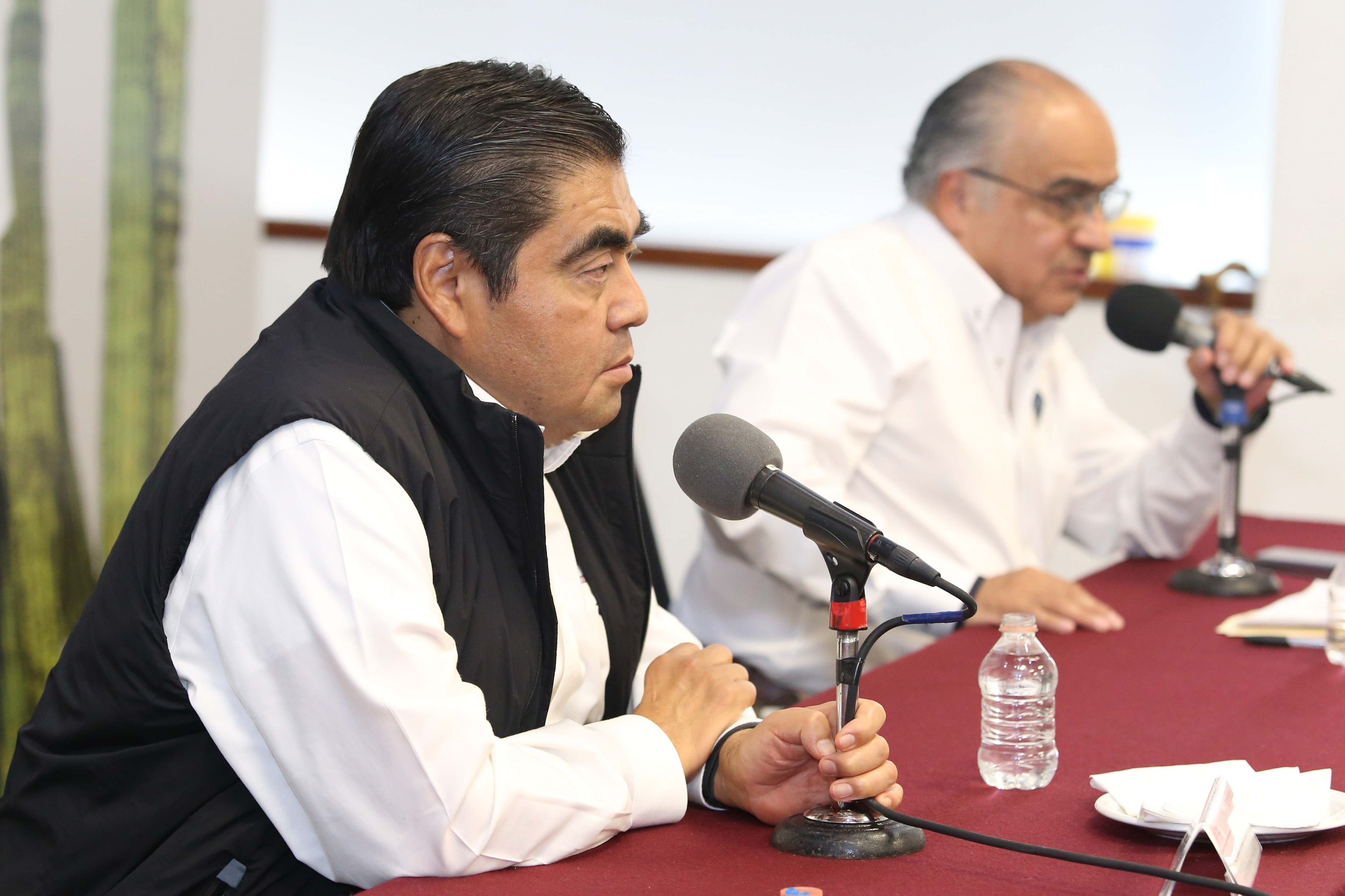 Reconoce Barbosa aislamiento de poblanos y cierre de negocios por Covid-19