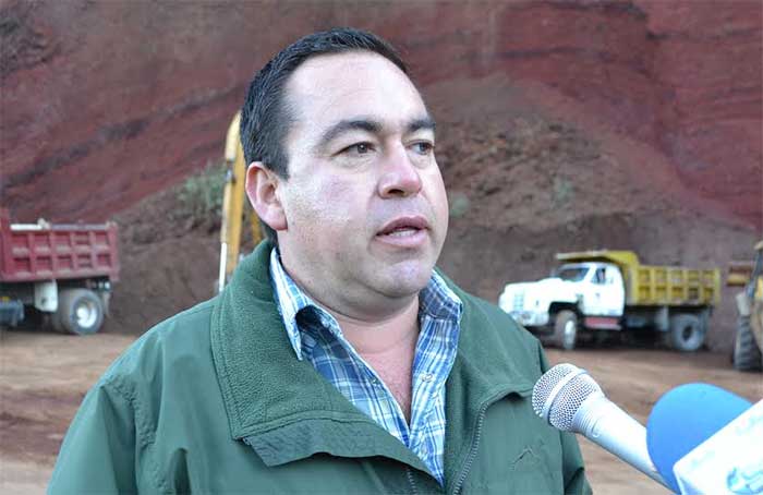 Ayuntamiento de Zacapoaxtla realiza mantenimiento de caminos