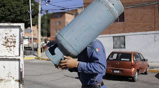 El tanque de gas de 20 kilos baja un peso a partir de este domingo en Puebla