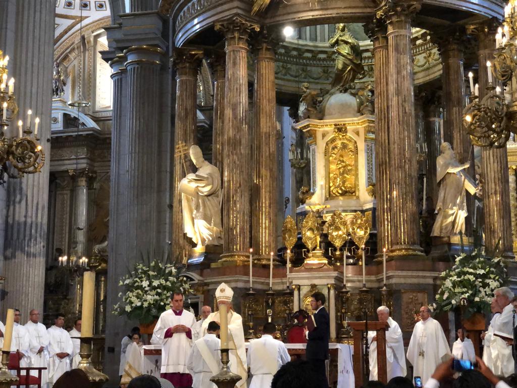 Arzobispo consagra a sacerdotes de la Orden de los Siervos de Jesús
