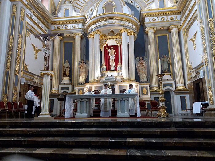 Crearán comisión para atender quejas contra sacerdotes