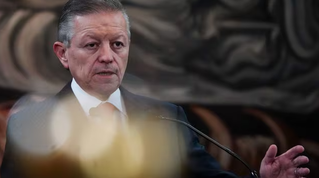 Zaldívar, peso muerto para Claudia