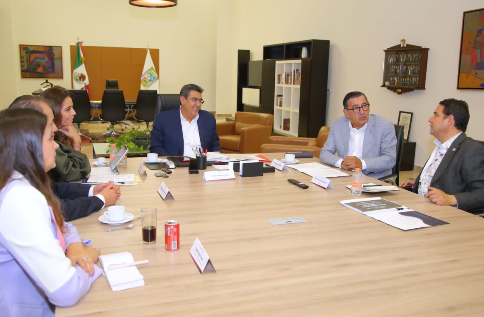 Sergio Salomón se reúne con líderes empresariales de Puebla