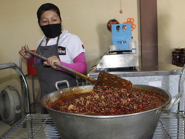 Exportan salsas poblanas a los Estados Unidos