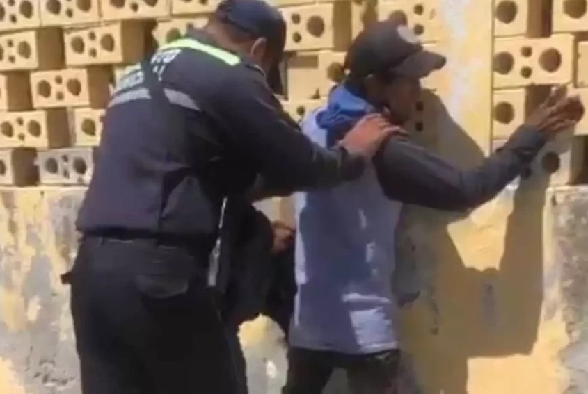 VIDEO Madre de familia enfrenta a su asaltante en Tecamachalco