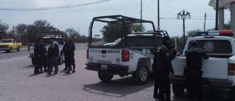 Comando roba camioneta del Seguro Popular en Yehualtepec