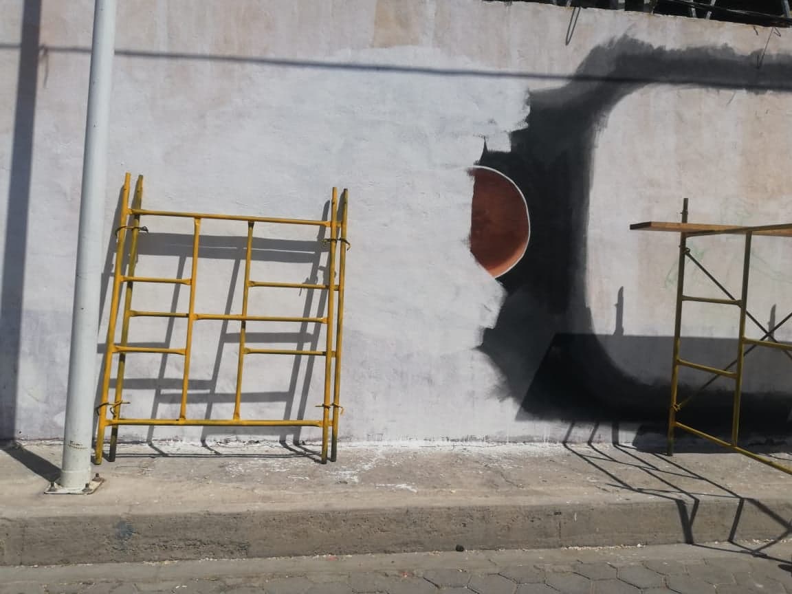 Edil de Miahuatlán borra mural de arte urbano al considerarlo vandálico