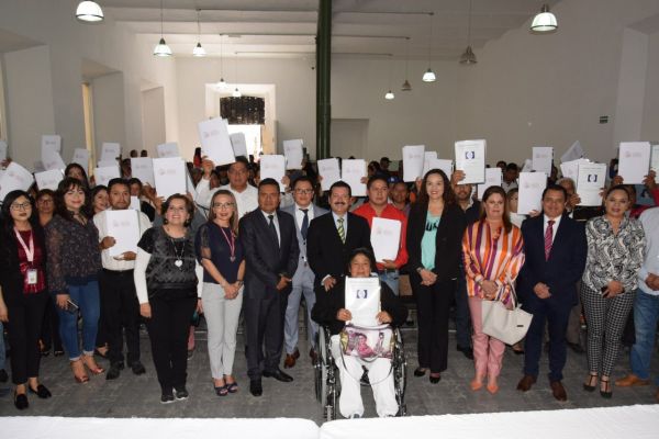 Reciben escrituras 88 familias de San Pedro Cholula