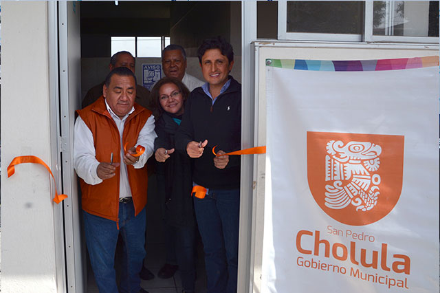 San Pedro Inaugura sanitarios en escuela de Cocoyotla