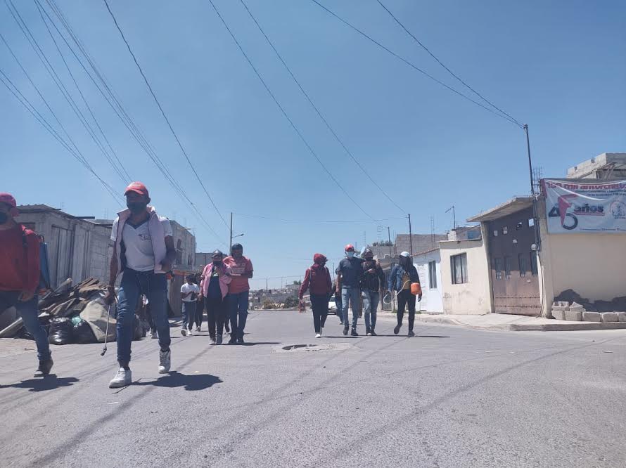 Sigue Antorcha sanitizando colonias en el sur de Puebla