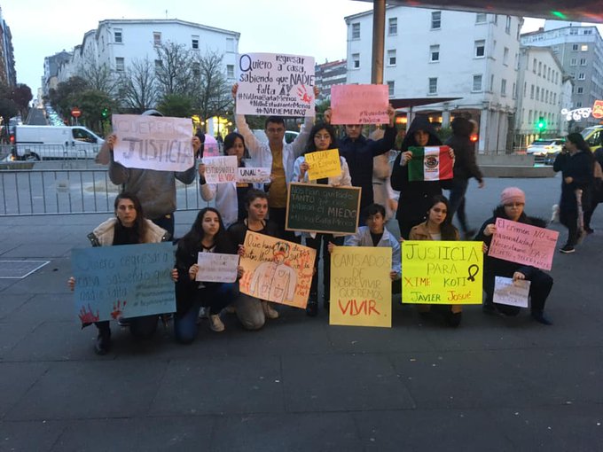 En España se unen a protestas por asesinatos de estudiantes en Puebla